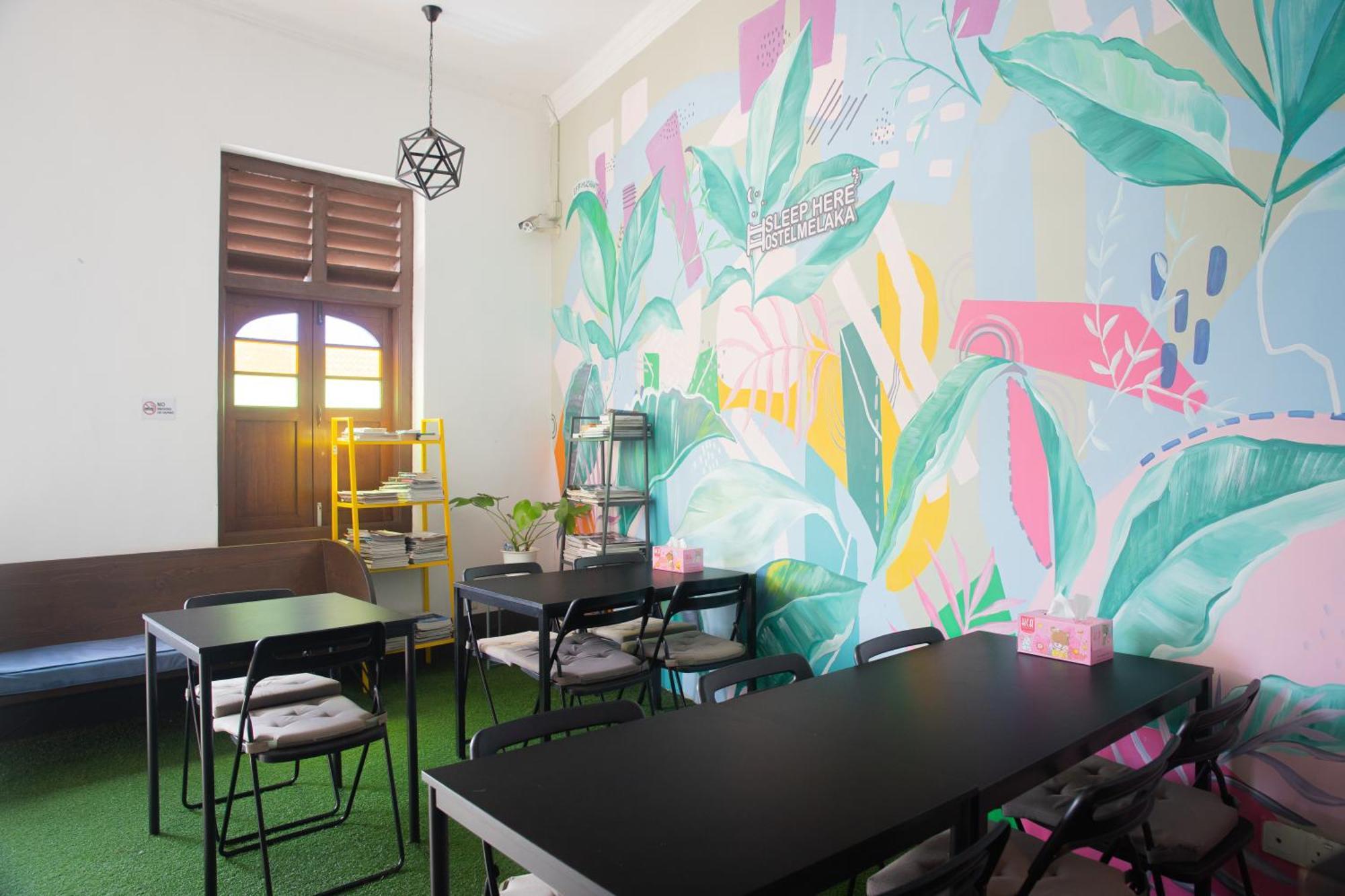 Sleep Here Hostel, Melaka Екстер'єр фото