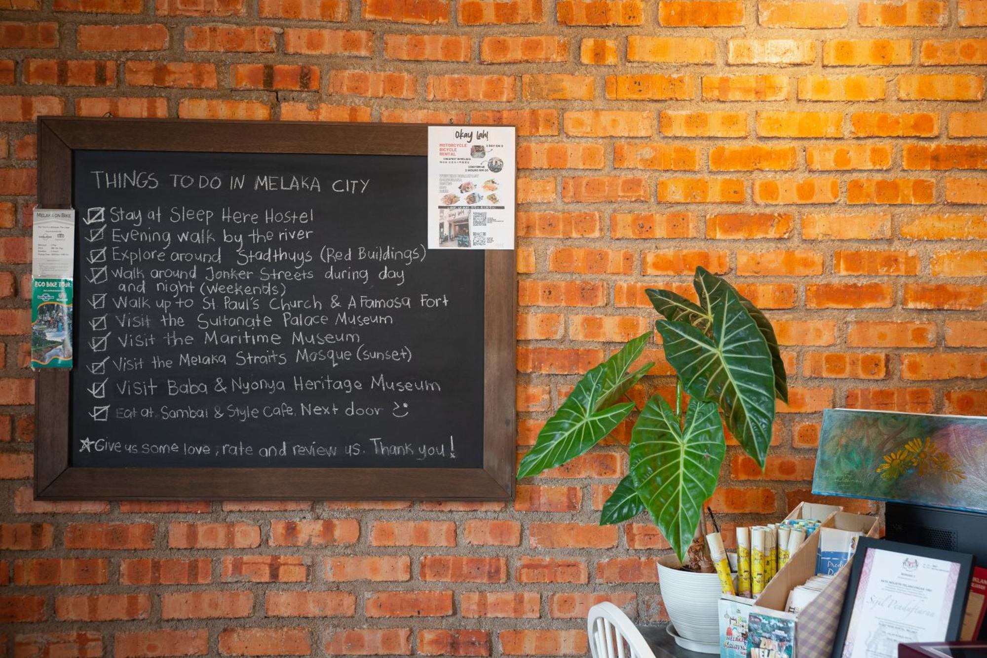 Sleep Here Hostel, Melaka Екстер'єр фото