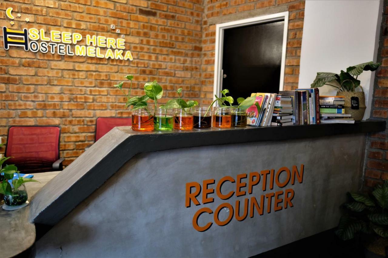 Sleep Here Hostel, Melaka Екстер'єр фото